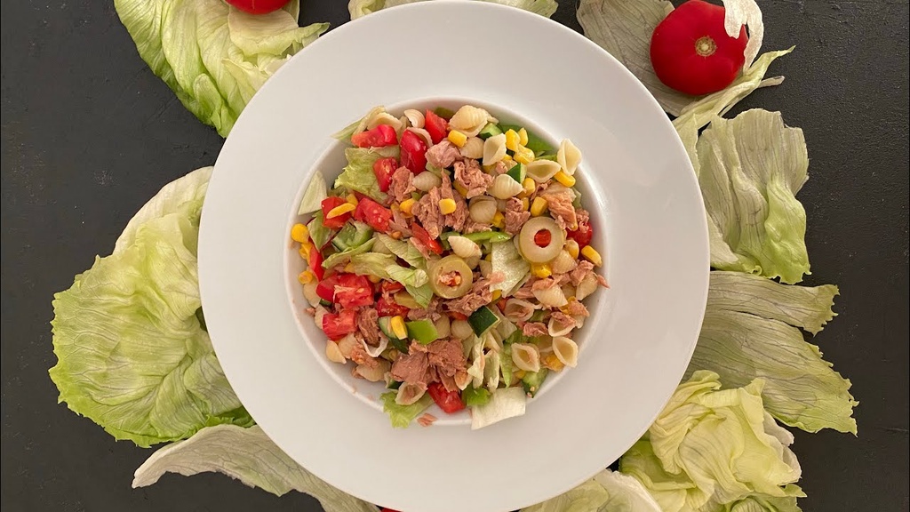 Ton Balıklı Salata (Tuna Salad)
